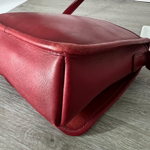 Vintage Authentic Coach Legacy Companion Red Cross Body Purse 9076 - Picture 5 of 9
